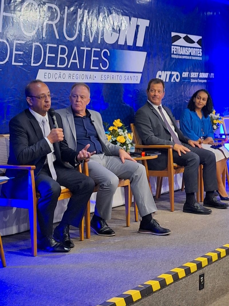  Fórum CNT de Debates destaca a importância da infraestrutura para a eficiência logística no Espírito Santo.